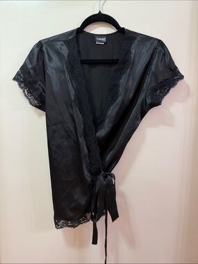 Frederick's of Hollywood Black Satin Lace-Trim Wrap Top. NWOT. Size Large